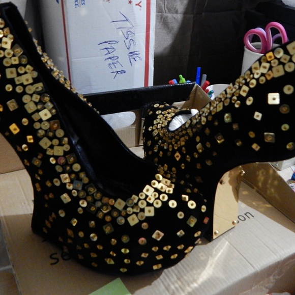 Shoes - Black & Gold Velvet Wedges